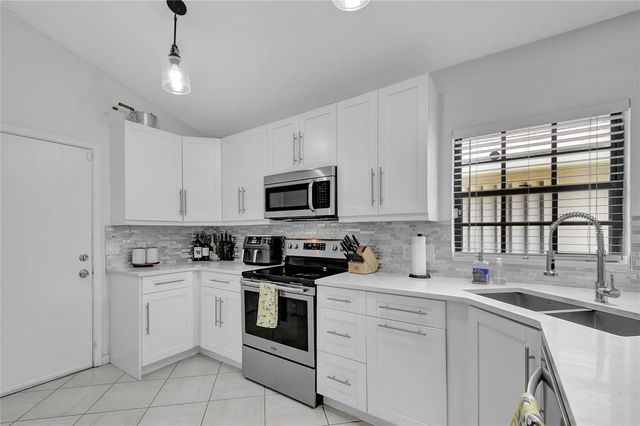 8071 Popash Court, Boynton Beach, FL 33472