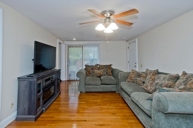 91 Spikenard Cir, Springfield, MA 01129