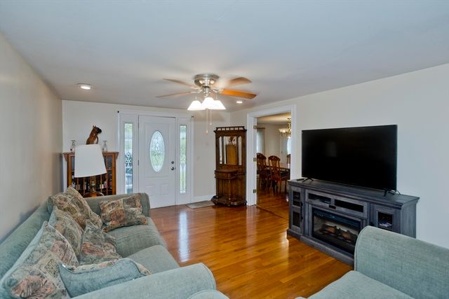 91 Spikenard Cir, Springfield, MA 01129