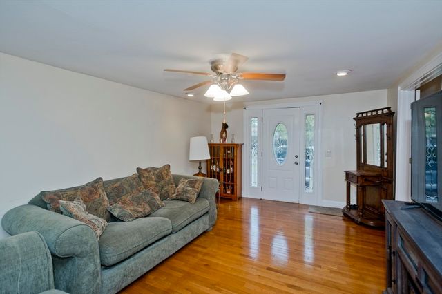 91 Spikenard Cir, Springfield, MA 01129