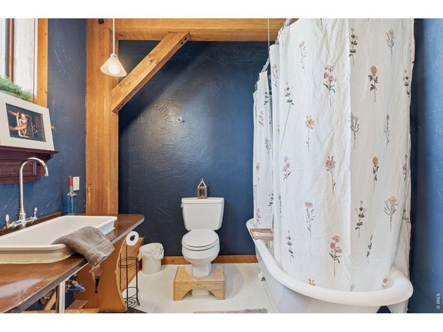 608 Sundance Dr, Livermore, CO 80536
