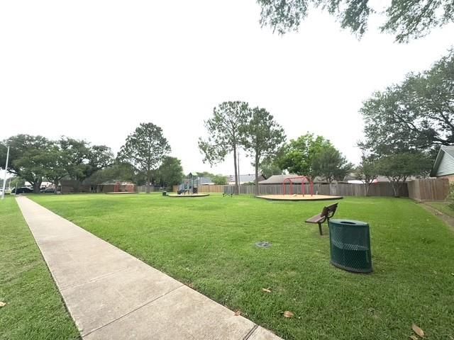 1014 Brookhollow Drive, Deer Park, TX 77536
