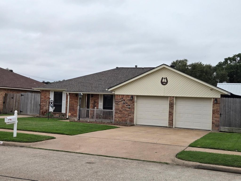 1014 Brookhollow Drive, Deer Park, TX 77536
