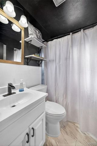 10820 Saint Francis Lane, St Ann, MO 63074