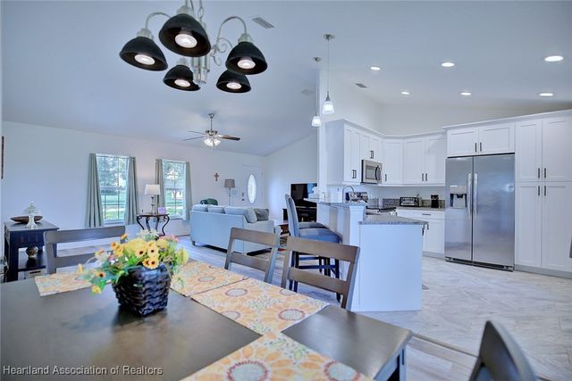 809 Woodside Place, Sebring, FL 33876