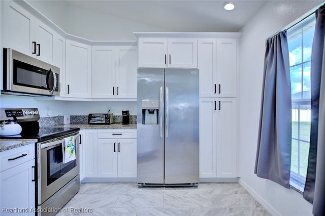 809 Woodside Place, Sebring, FL 33876