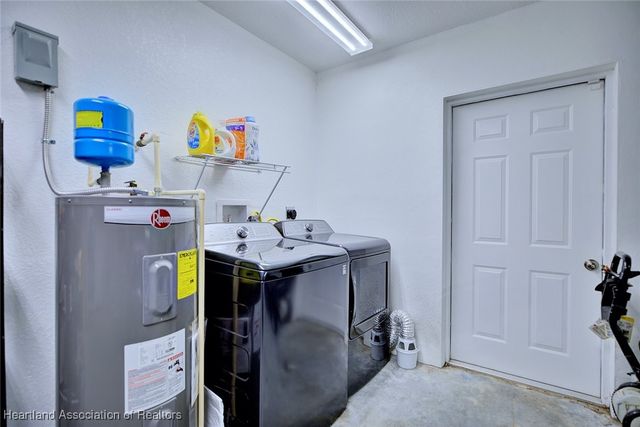 809 Woodside Place, Sebring, FL 33876