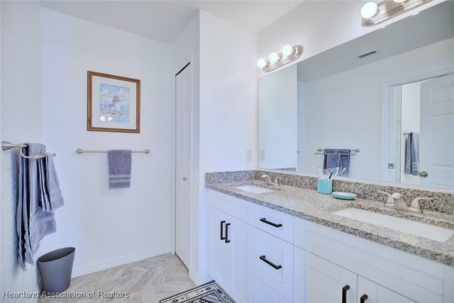 809 Woodside Place, Sebring, FL 33876