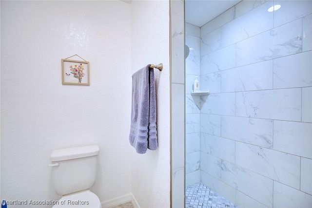 809 Woodside Place, Sebring, FL 33876