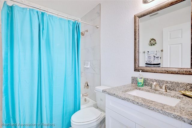 809 Woodside Place, Sebring, FL 33876