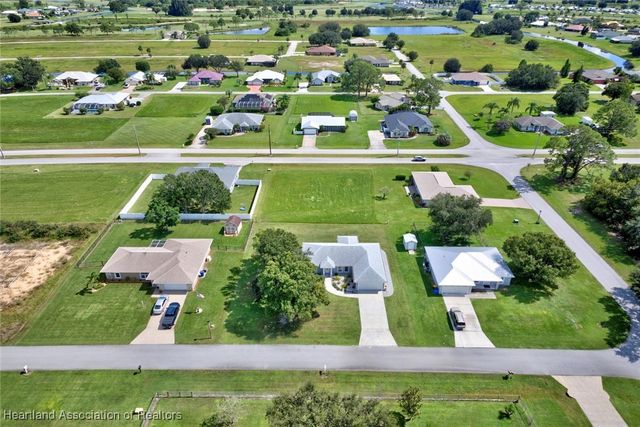 809 Woodside Place, Sebring, FL 33876