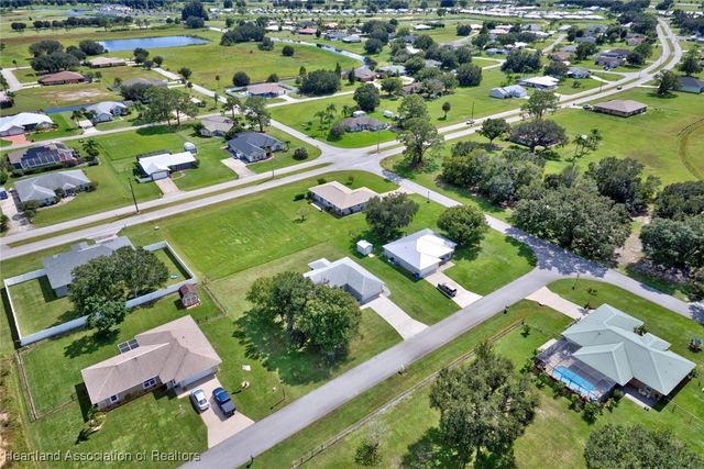 809 Woodside Place, Sebring, FL 33876