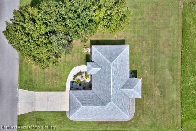 809 Woodside Place, Sebring, FL 33876