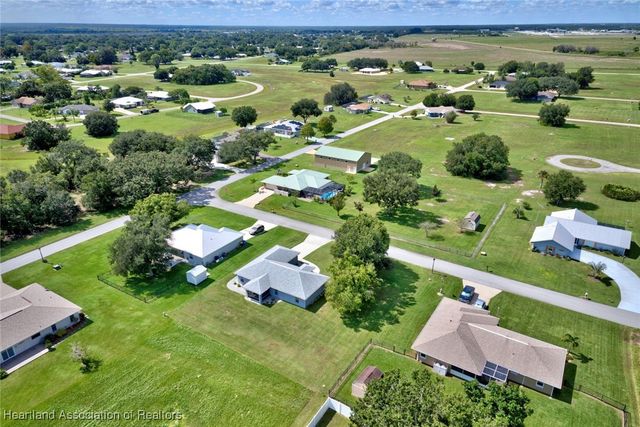 809 Woodside Place, Sebring, FL 33876