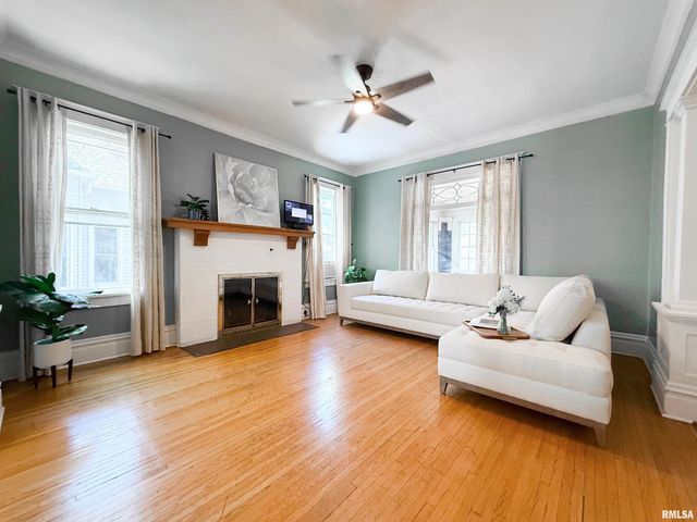 1616 W BARKER Avenue, Peoria, IL 61606