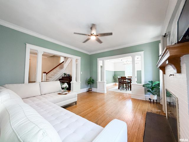 1616 W BARKER Avenue, Peoria, IL 61606