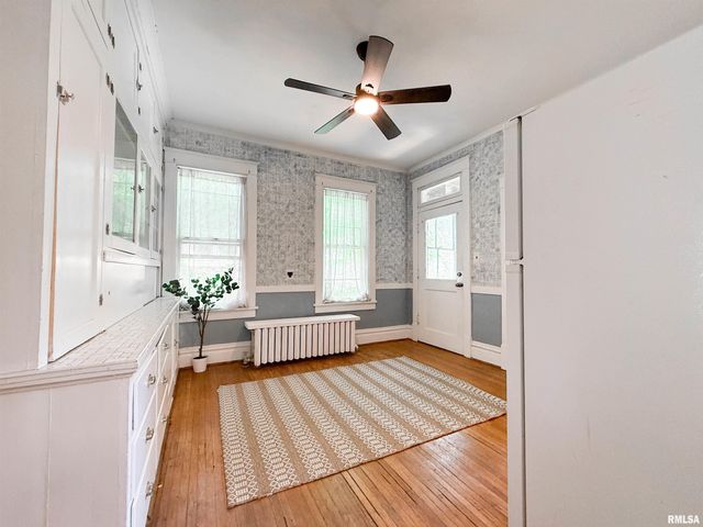 1616 W BARKER Avenue, Peoria, IL 61606