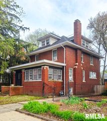 1616 W BARKER Avenue, Peoria, IL 61606