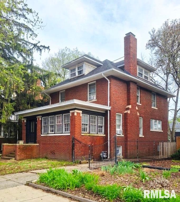 1616 W BARKER Avenue, Peoria, IL 61606