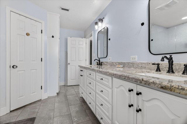 159 County Road 611a, Angleton, TX 77515
