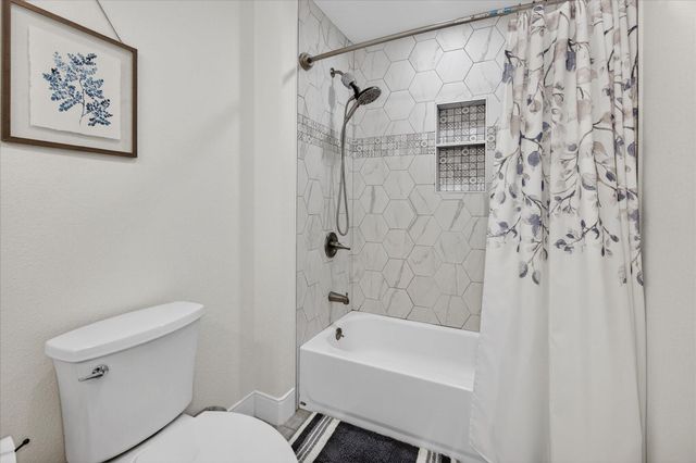 159 County Road 611a, Angleton, TX 77515