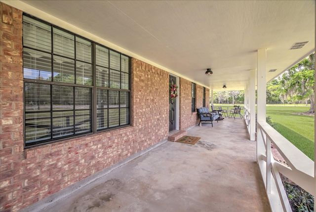 159 County Road 611a, Angleton, TX 77515