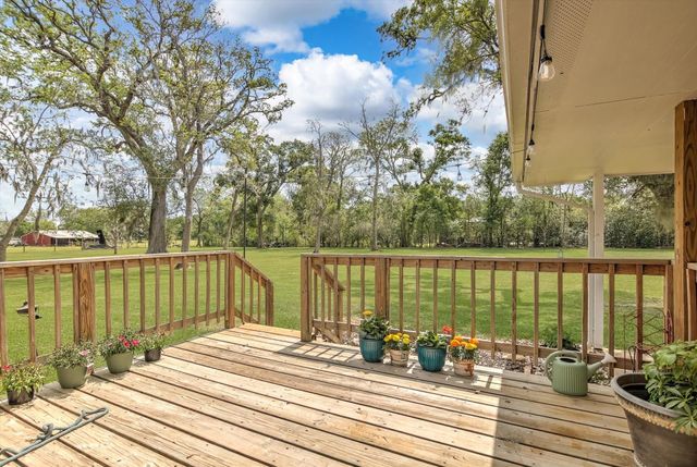 159 County Road 611a, Angleton, TX 77515