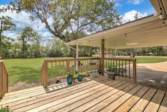 159 County Road 611a, Angleton, TX 77515