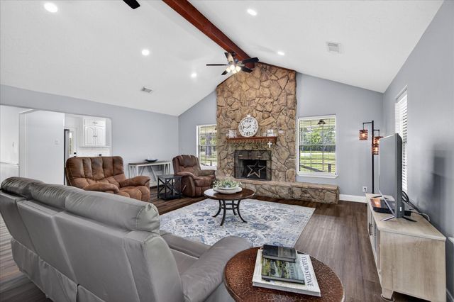 159 County Road 611a, Angleton, TX 77515