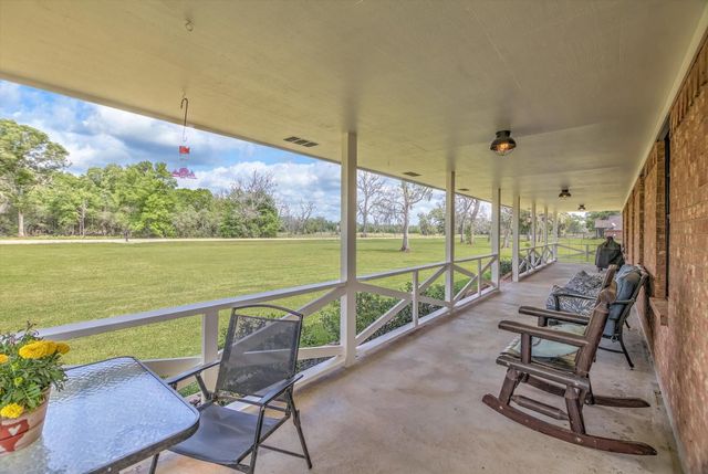 159 County Road 611a, Angleton, TX 77515