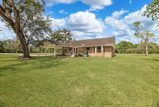 159 County Road 611a, Angleton, TX 77515