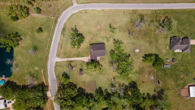159 County Road 611a, Angleton, TX 77515