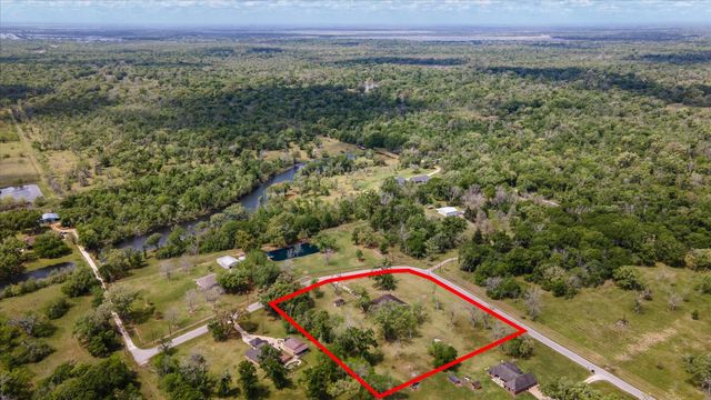 159 County Road 611a, Angleton, TX 77515