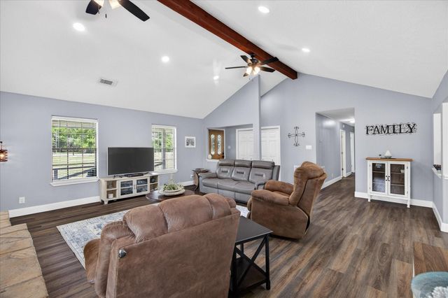 159 County Road 611a, Angleton, TX 77515