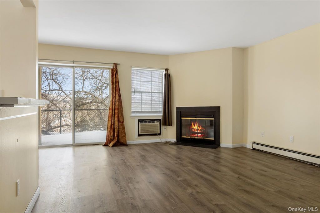 7 Lexington Hill 8, Harriman, NY 10926