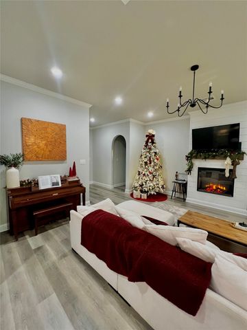 415 Daisy Lane, Robinson, TX 76706