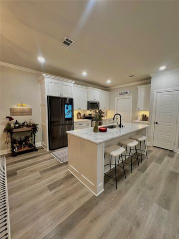 415 Daisy Lane, Robinson, TX 76706