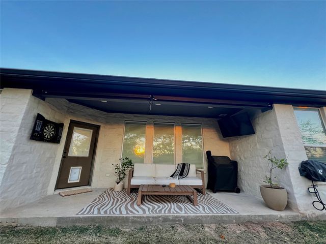 415 Daisy Lane, Robinson, TX 76706