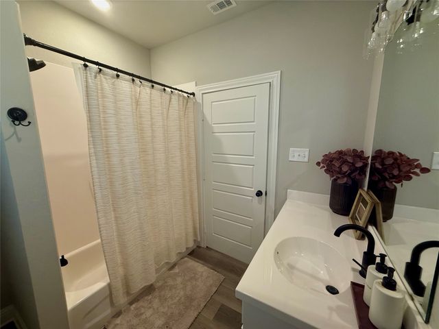 415 Daisy Lane, Robinson, TX 76706