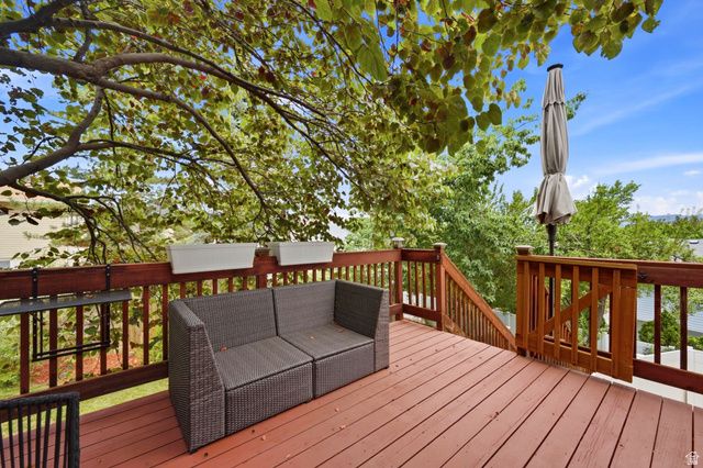 1112 E EAGLE RIDGE CIR, Sandy, UT 84094