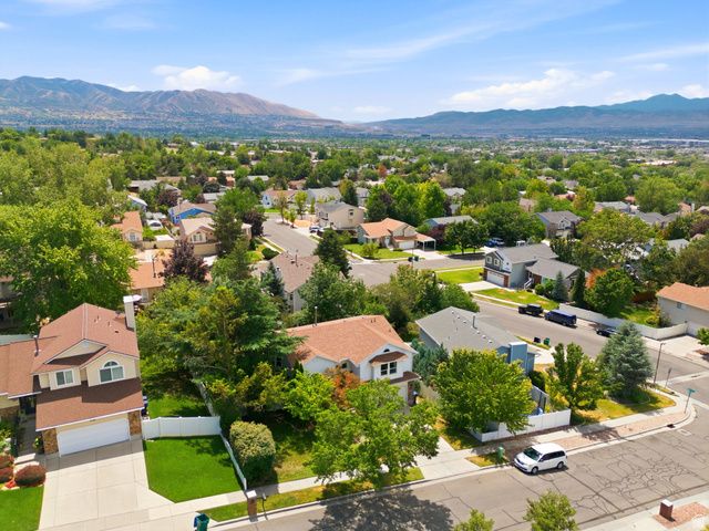 1112 E EAGLE RIDGE CIR, Sandy, UT 84094