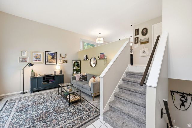 1112 E EAGLE RIDGE CIR, Sandy, UT 84094