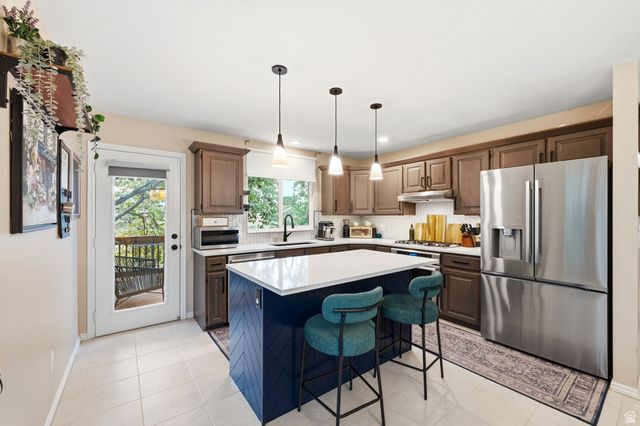 1112 E EAGLE RIDGE CIR, Sandy, UT 84094