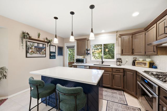 1112 E EAGLE RIDGE CIR, Sandy, UT 84094