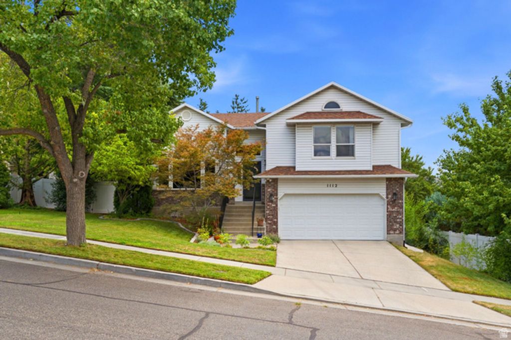 1112 E EAGLE RIDGE CIR, Sandy, UT 84094