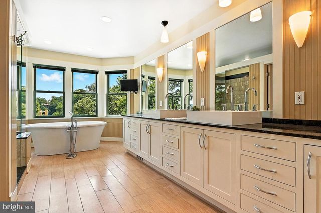 1715 PORTERS HILL RD, Annapolis, MD 21401