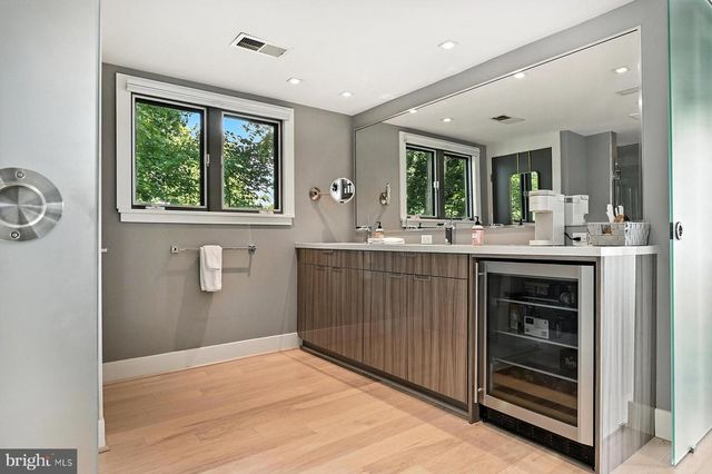1715 PORTERS HILL RD, Annapolis, MD 21401