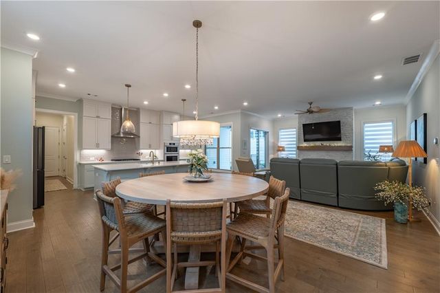 707 Hickory Hollow Walk, Canton, GA 30115