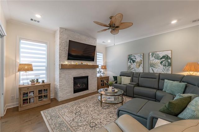 707 Hickory Hollow Walk, Canton, GA 30115