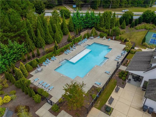 707 Hickory Hollow Walk, Canton, GA 30115